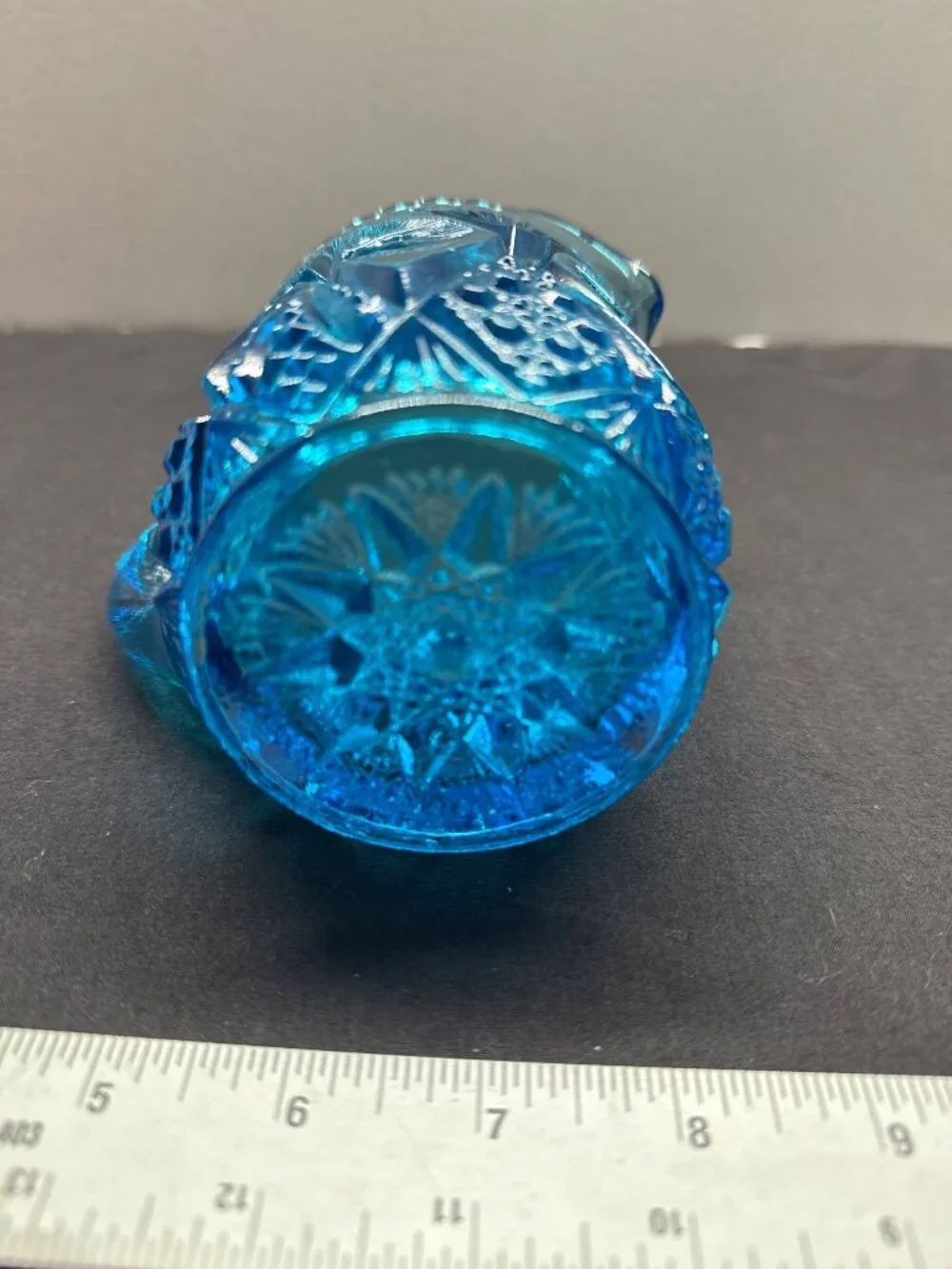Kemple Glass Works Aqua Blue Yutec Pattern Creamer Scalloped Rim & Starburst Mot